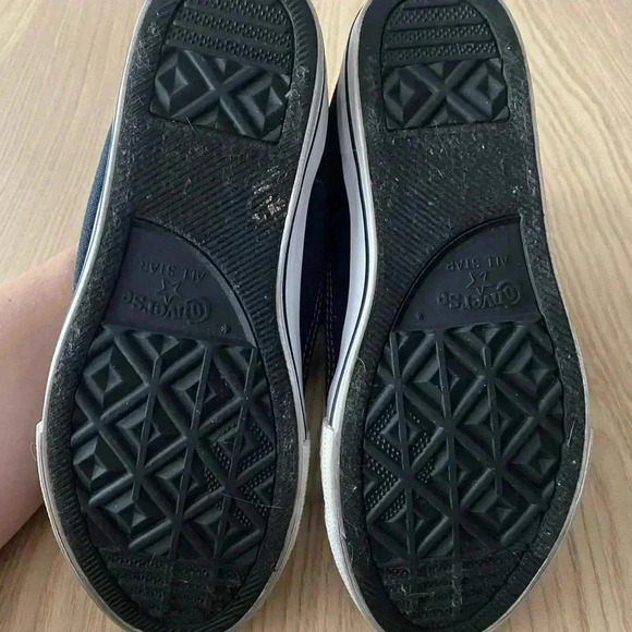 All Star ⭐️ Kids Unisex Tennis Shoes Size 4 - Picture 7 of 7